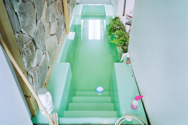 Carl Johan Erikson utforskar karismatiska kristna miljöer i ny fotobok