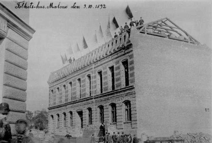 Foto från uppbyggnaden av Malmö Folkets Hus 1892