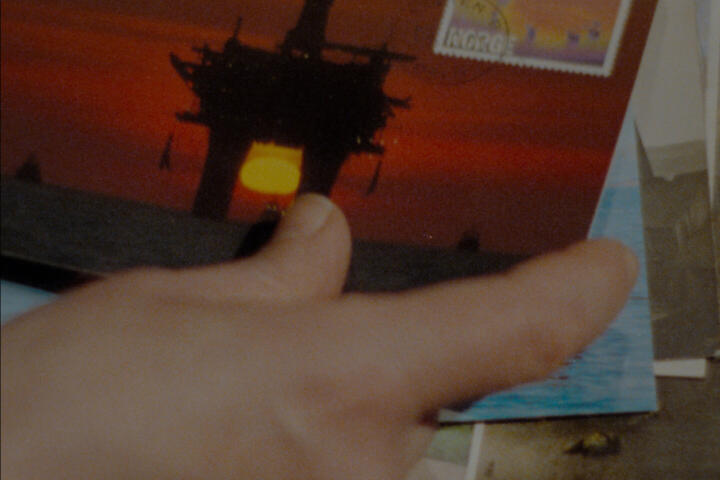 Liv Bugge: ”Queer Fire: On Touching and Being Touched”